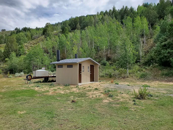 Francis Cove Campground Picture 3