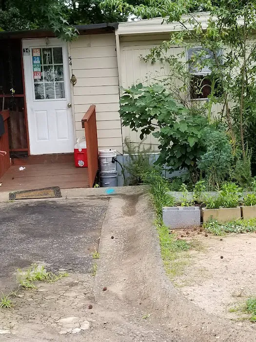 Clayton Village Mobile Home Park Picture 3