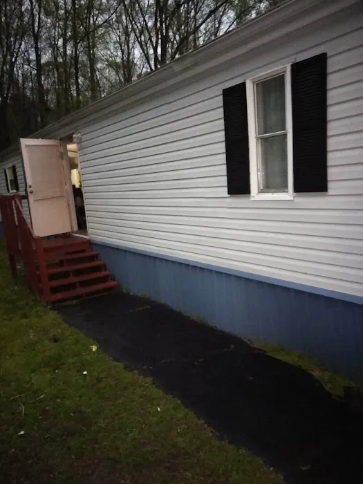 Lithia Mobile Home Park Picture 10