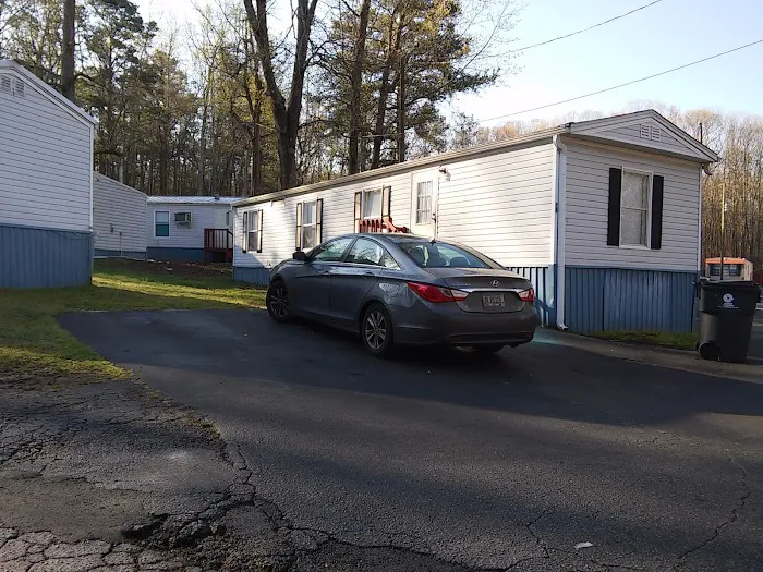 Lithia Mobile Home Park Picture 3