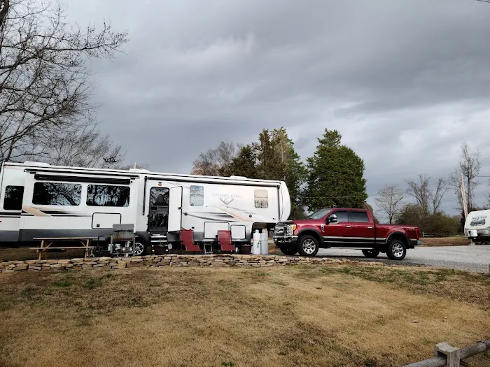 Three Oaks RV Park Picture 4