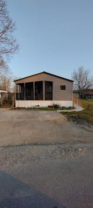 Swan Lake Mobile Home Community Picture 3