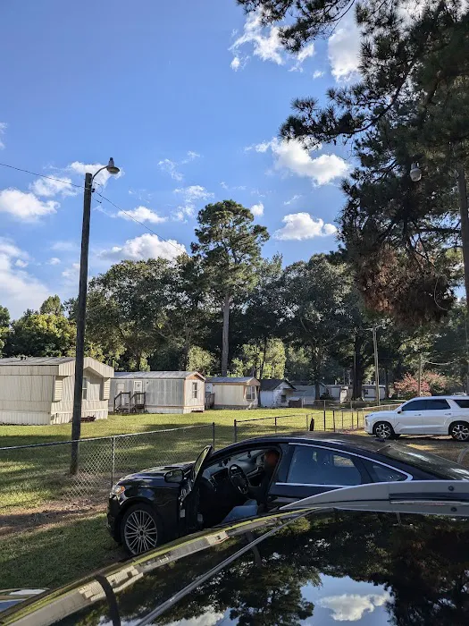 Azalea Court Picture 3