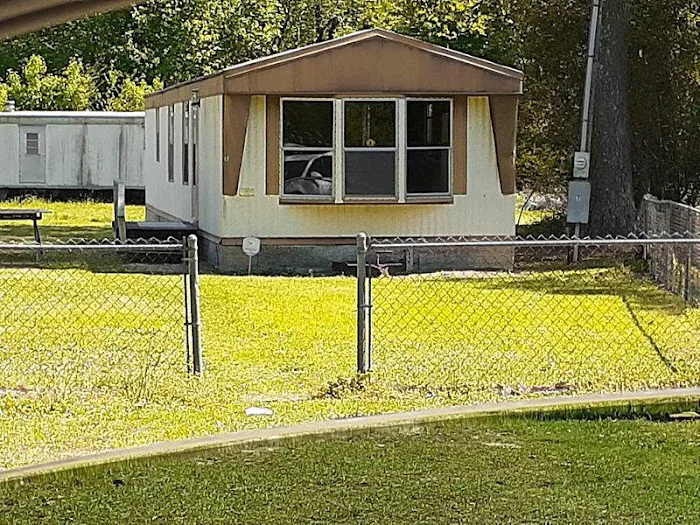 Azalea Court Picture 7