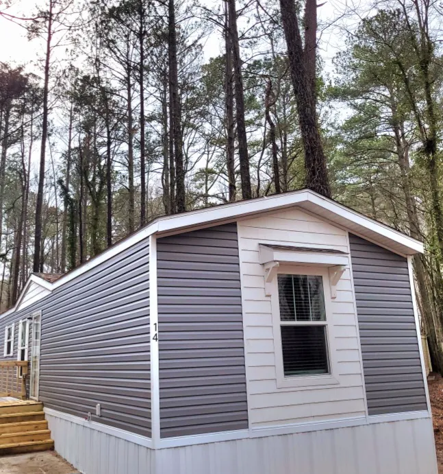 Fernwood Park Mobile Home Community Picture 2