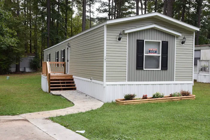 South Hampton Manufactured Home Community Picture 10