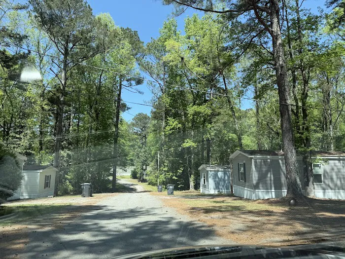 Pine Glen Park Picture 3