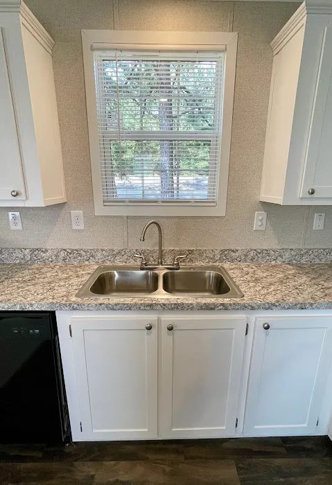 Logan's Crossing Manufactured Home Community Picture 8