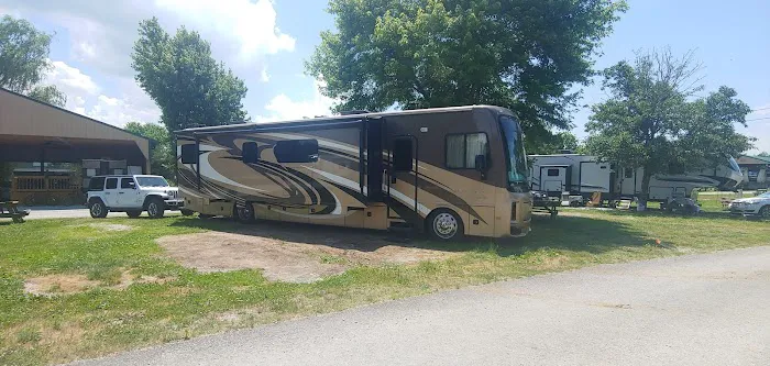 Lake Cumberland RV Park Picture 3