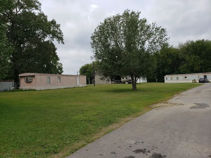 Ivy Hill Mobile Home Park Picture 4