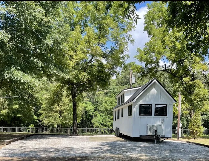 Water's Edge Living RV Park & Tiny Home Village Picture 4