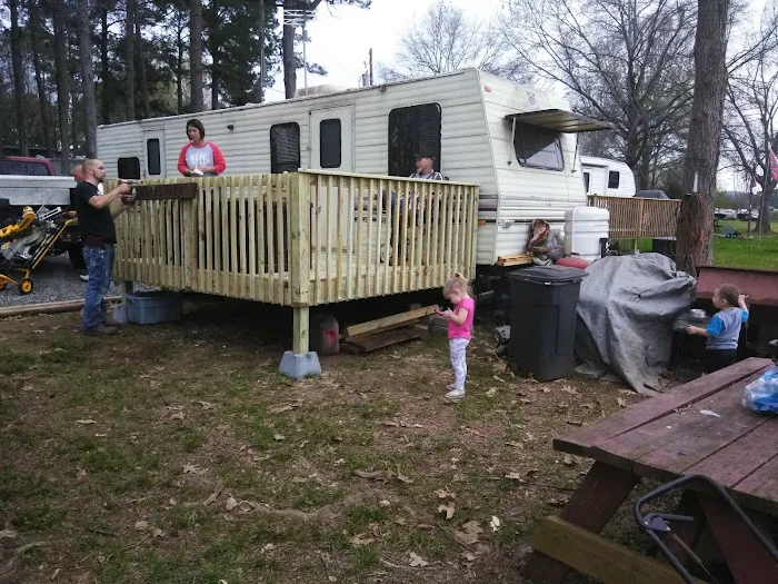 Lee's Cove RV Park Picture 2
