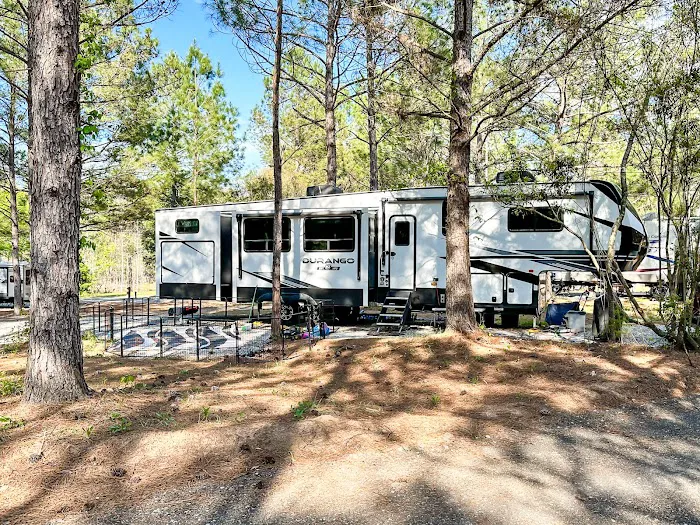 Livin On Wheels RV Park Picture 7