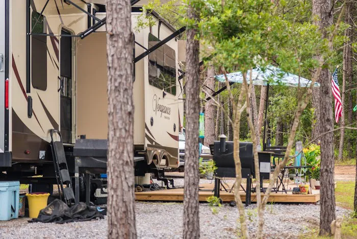 Livin On Wheels RV Park Picture 3