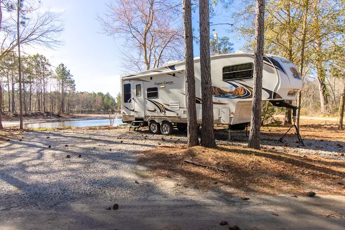 Livin On Wheels RV Park Picture 5