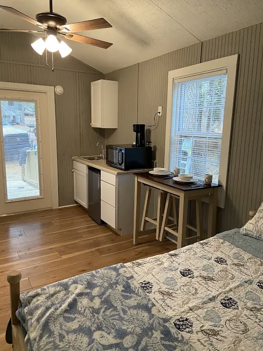 Livin On Wheels RV Park Picture 6