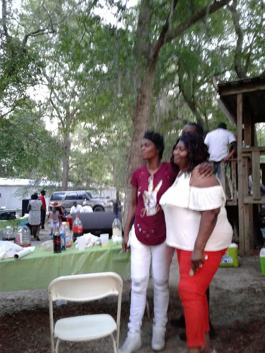 Cypress Lake Mobile Home Park Picture 8