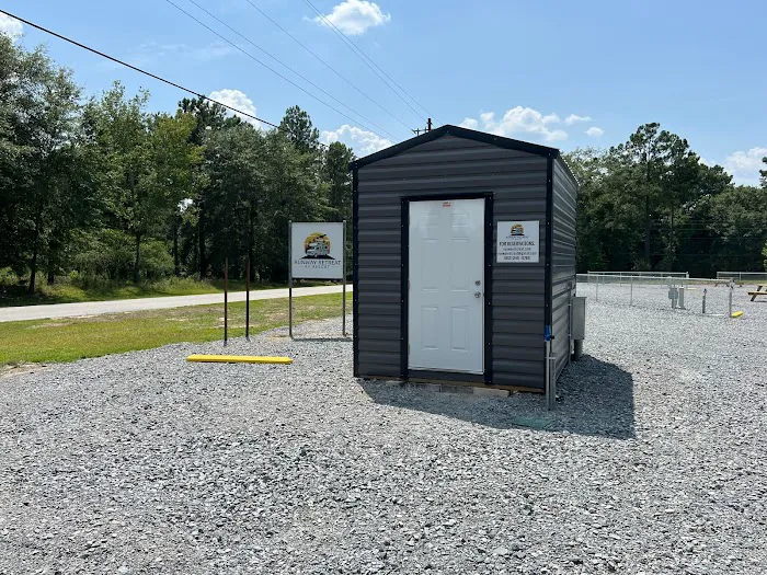 Runway Retreat RV Resort Picture 2