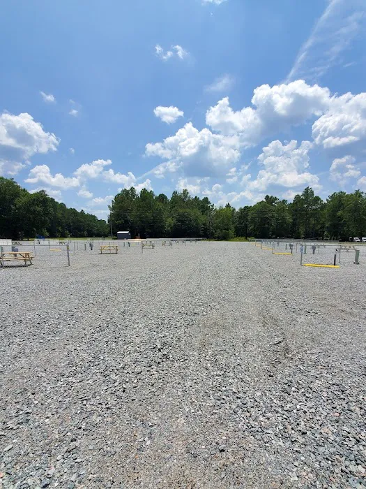 Runway Retreat RV Resort Picture 4