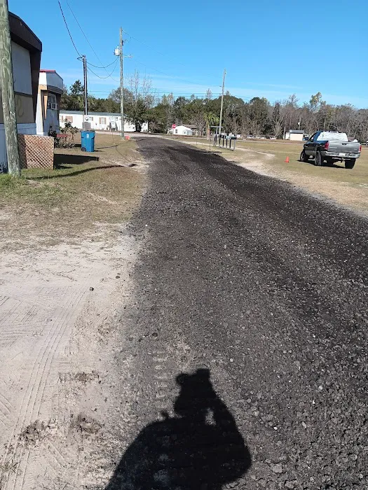 Lyons Mobile Homes Park Picture 1