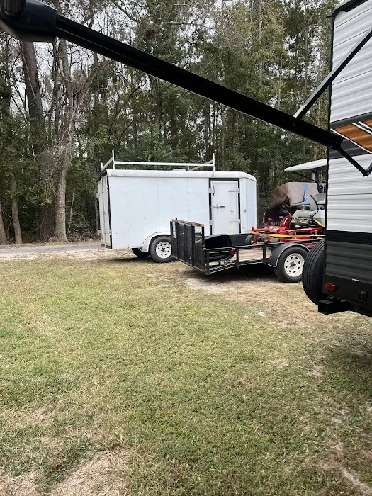 Parkwood Rv Park & Cottages Picture 4