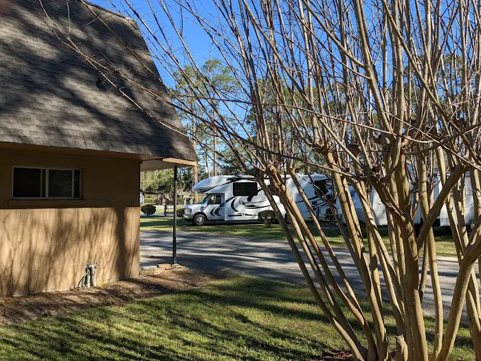 Parkwood Rv Park & Cottages Picture 8