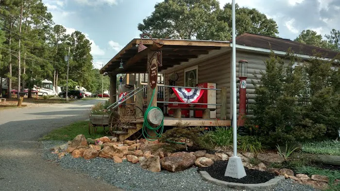 High Falls RV Park & Tiny Home Community Picture 9