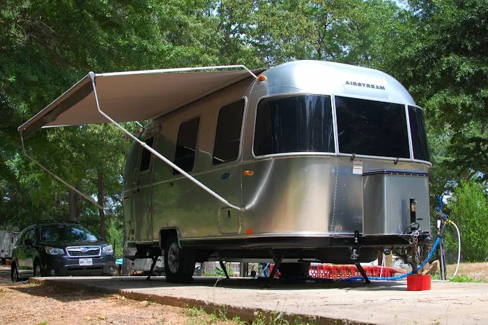 Red Oaks RV Park Picture 3