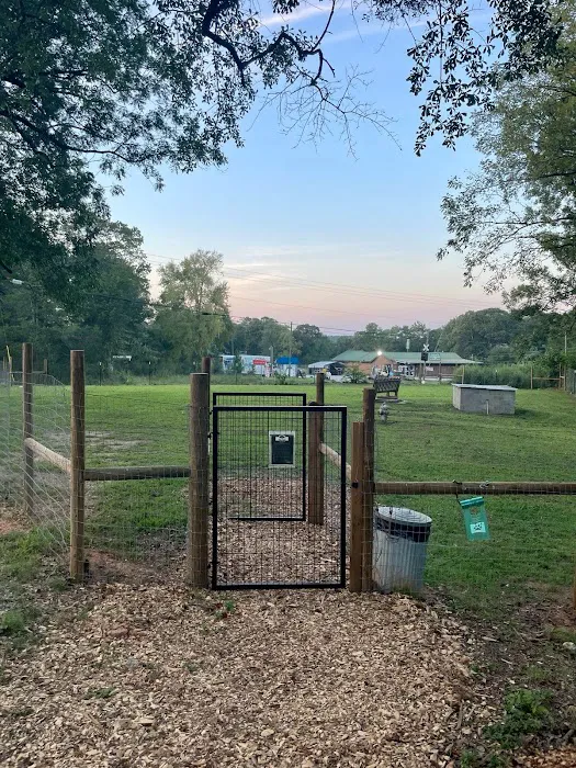 Red Oaks RV Park Picture 7