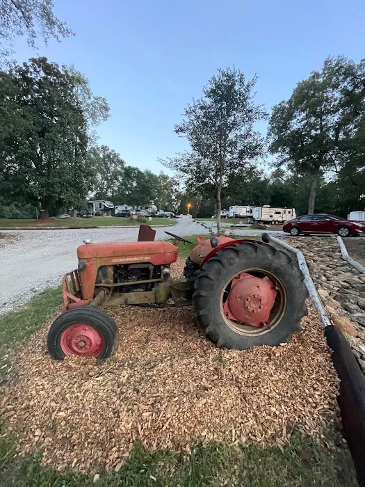 Red Oaks RV Park Picture 10