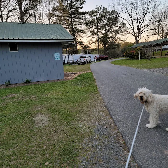 L & D RV Park Picture 2