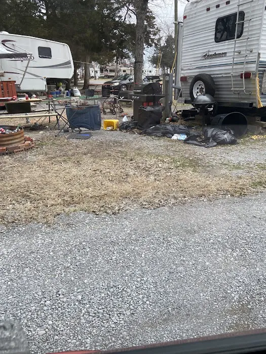 Cedar Groves RV Resort Picture 6