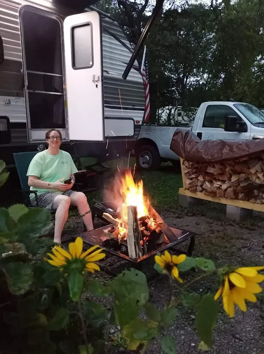 Cedar Groves RV Resort Picture 7