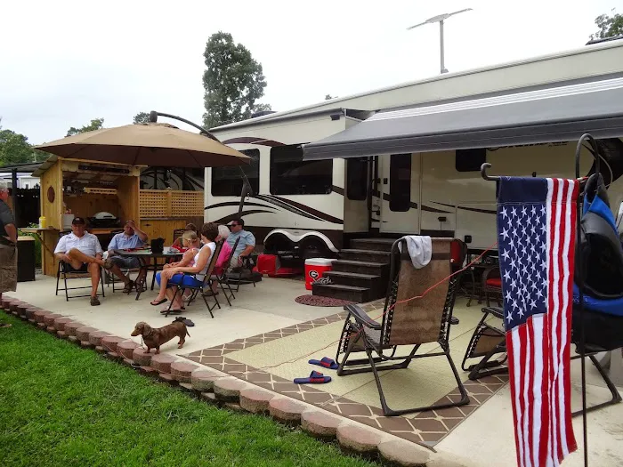 Curley's Cove RV Park Picture 6