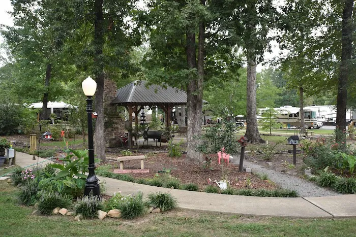Curley's Cove RV Park Picture 8