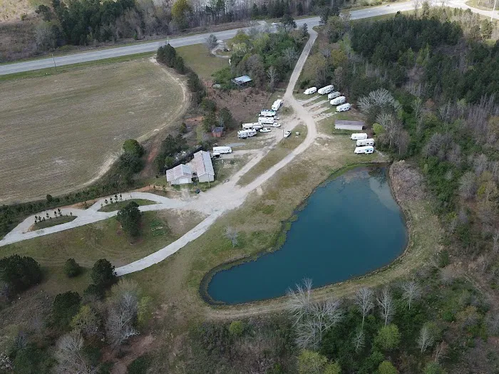 Honeysuckle Farm RV Park Picture 5