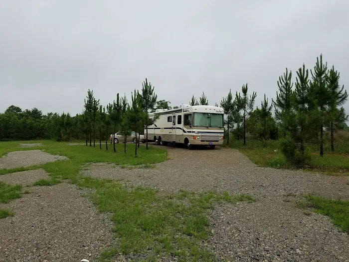 Honeysuckle Farm RV Park Picture 3