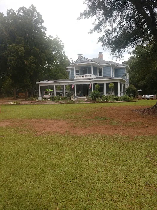 Nutty Acres Micro Rv Park Club Picture 2
