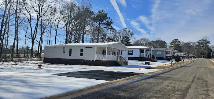 Cedar Village Manufactured Housing Picture 1