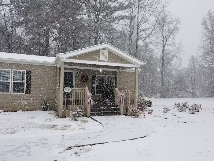 Cedar Village Manufactured Housing Picture 6