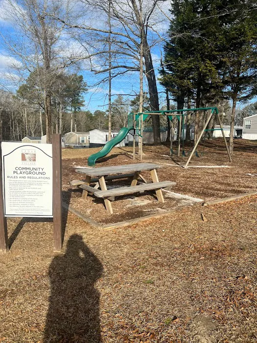 Cedar Village Manufactured Housing Picture 9