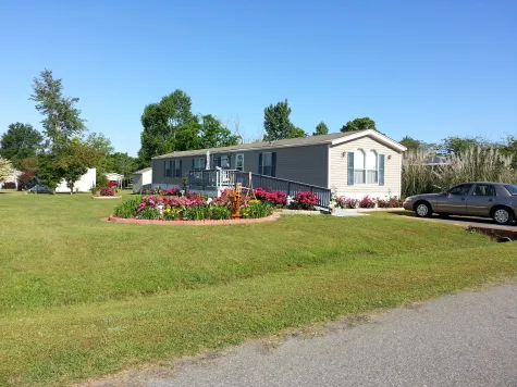 Kingsridge Mobile Home Park Picture 4