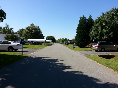 Kingsridge Mobile Home Park Picture 1