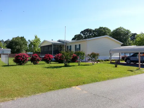 Kingsridge Mobile Home Park Picture 6