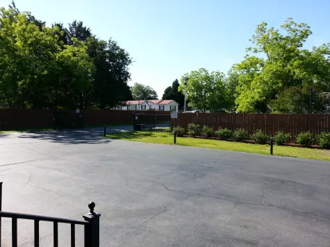 Kingsridge Mobile Home Park Picture 9