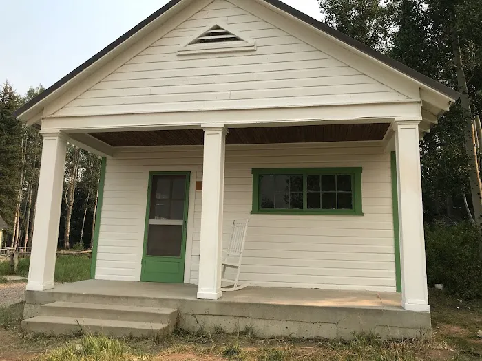 Mammoth Guard Station Picture 9