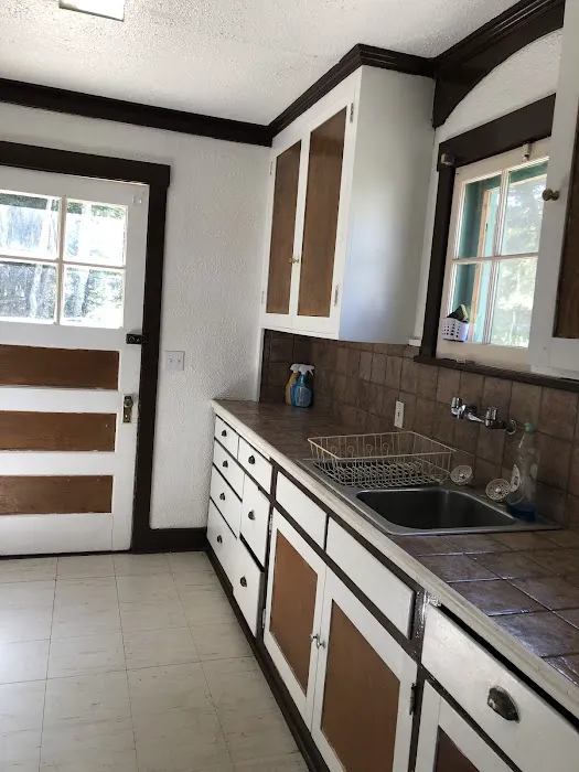 Mammoth Guard Station Picture 8