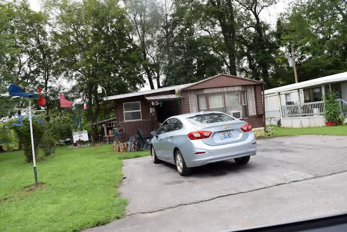 Greenwood Estates Mobile Park Picture 8