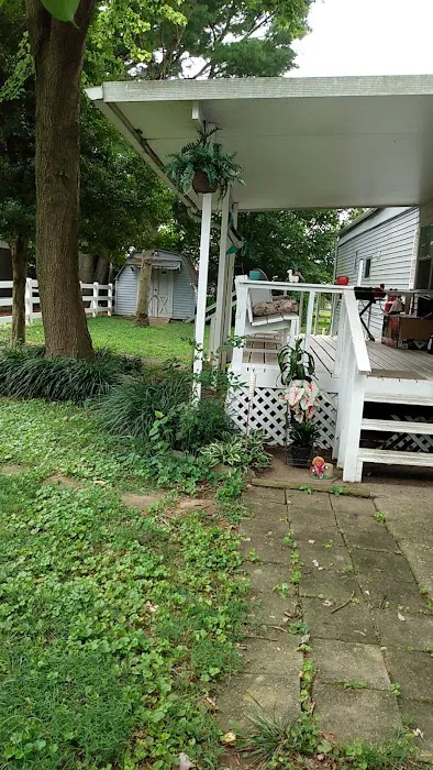 Greenwood Estates Mobile Park Picture 9