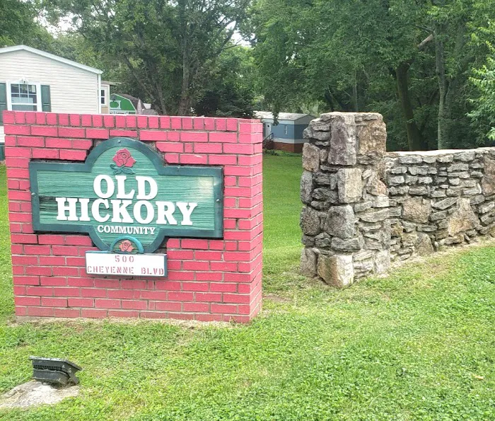 Old Hickory Pointe Mobile Home Park Picture 7